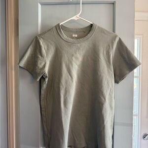 Uniqlo Green T-Shirt